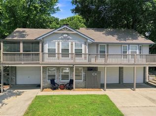 46 Emerald Shore Dr, Lake Tapawingo, MO 64015