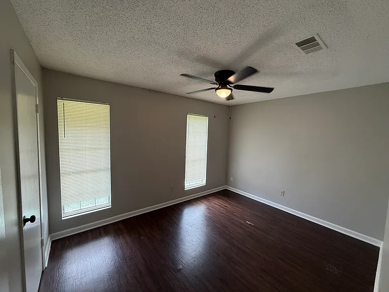 480 Elmfield Cv — Photo 7