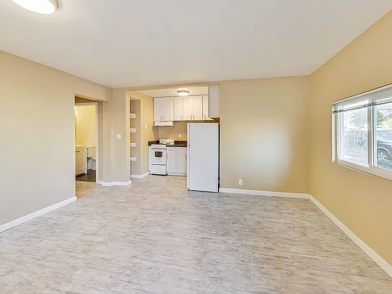 3257 Delaware St #5 — Photo 1
