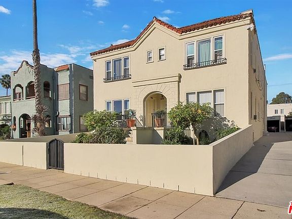 3rd image of 1121 S Cloverdale Ave