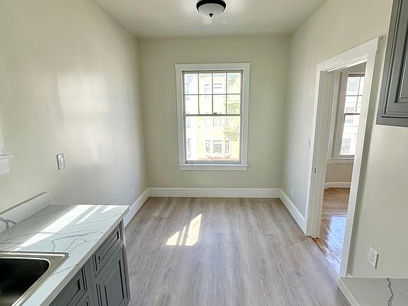 3rd image of 2650 Franklin St #7