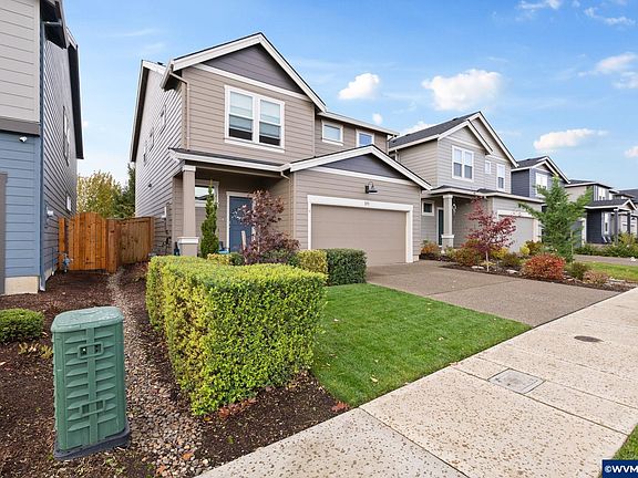 2nd image of 371 Himalaya St NE