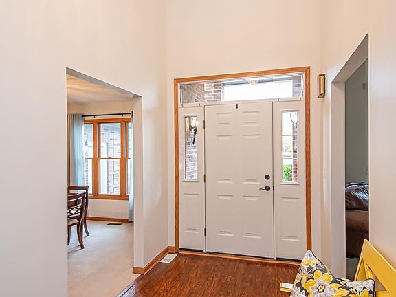 3rd image of 2408 Lara Ln