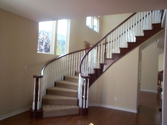 2nd image of 2823 Savannah Ct