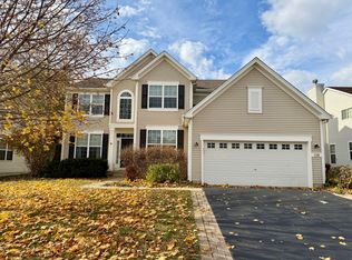 138 Redmond Dr, Gilberts, IL 60136