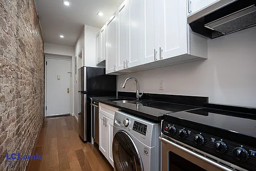 1324 Lexington Ave #2C Photo 1 1324 Lexington Ave #2C Photo 1