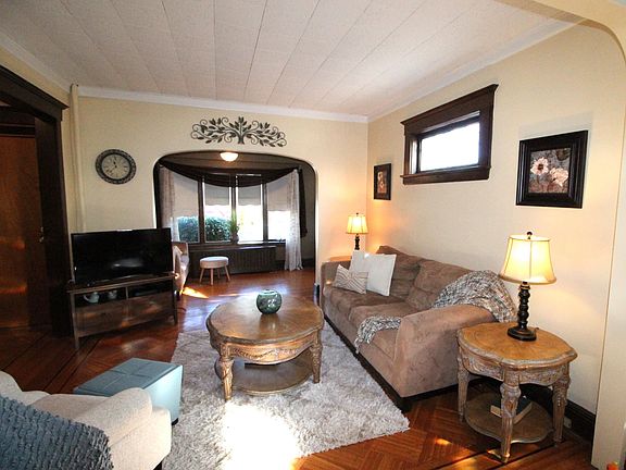 4th image of 34 Pavonia Ave