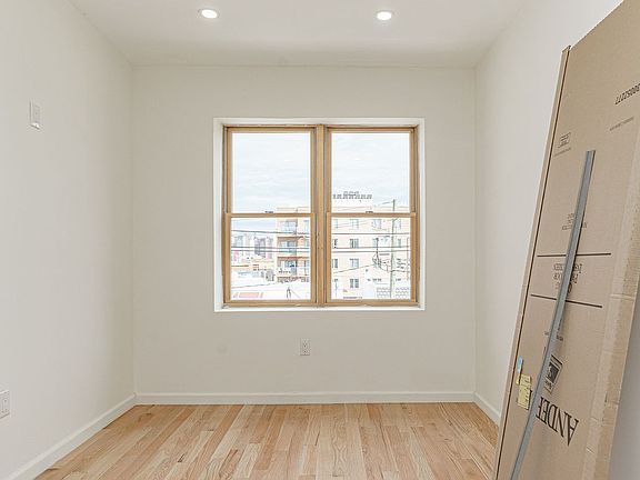 5th image of 2828 W 17th St #4