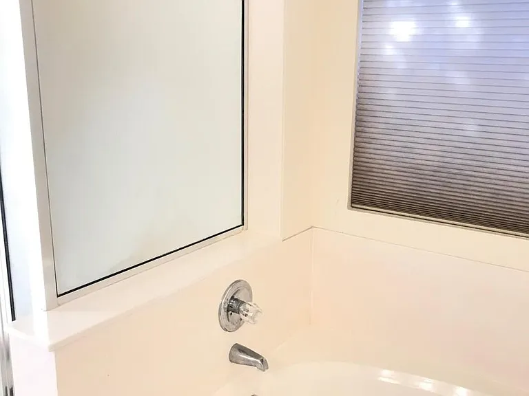 1863 W Springfield Way — Photo 3