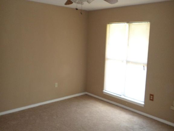 4th image of 2644 Dromedary Dr