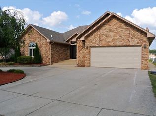 39730 Moriah Dr, Sterling Heights, MI