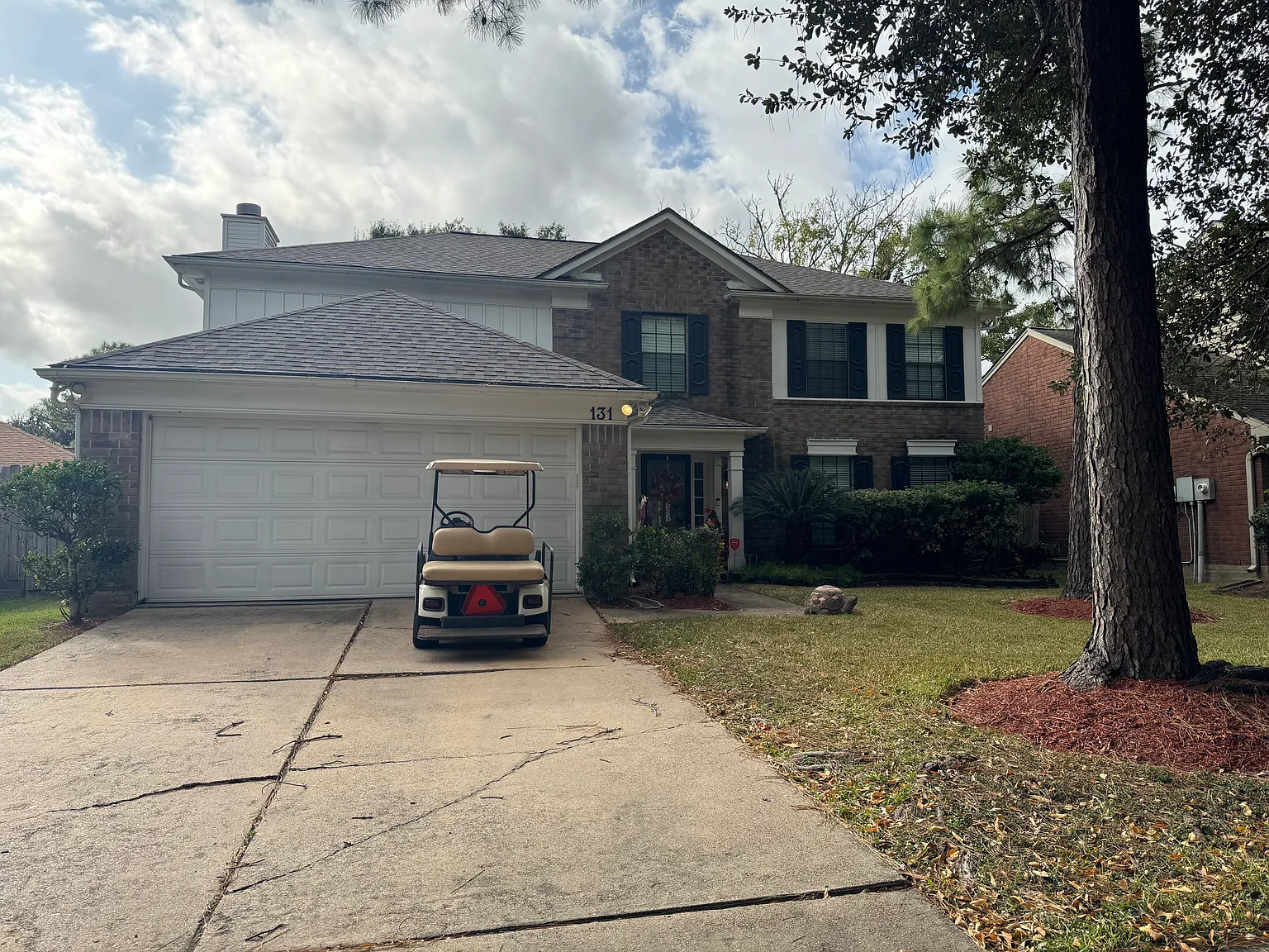131 Lake Point Dr — Photo 2