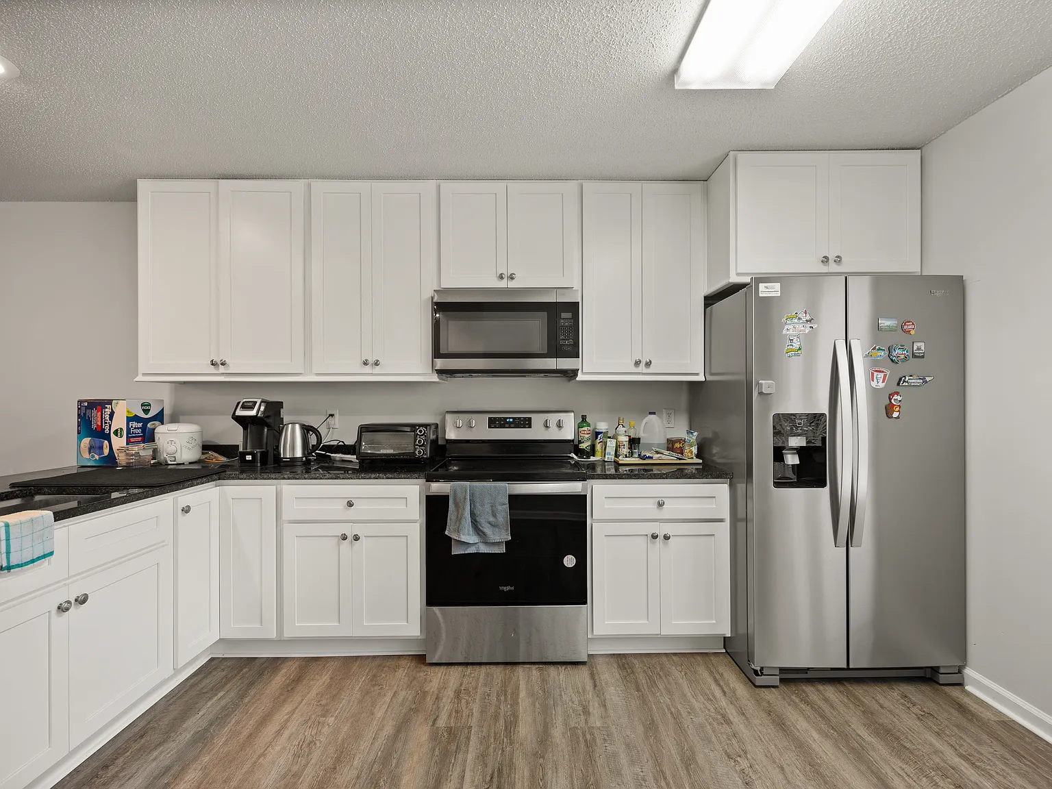2 bed, 1.5 bath, 1400 sqft, $1,450 — Photo 1
