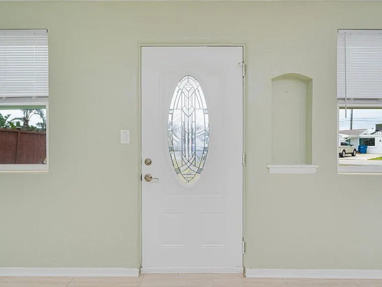 Hibiscus Dr — Photo 3