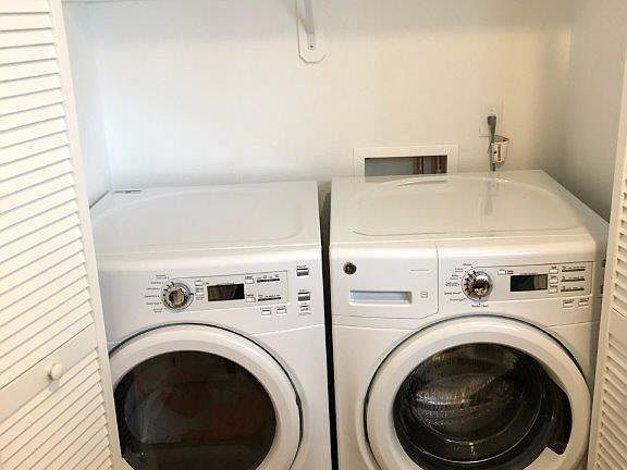 4th image of 1400 Avenue Of The Oaks Unit 1011