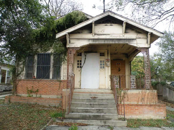 1221 crockett, San Antonio, TX 78202