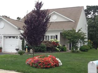 54 Greenways Ln, Lakewood, NJ
