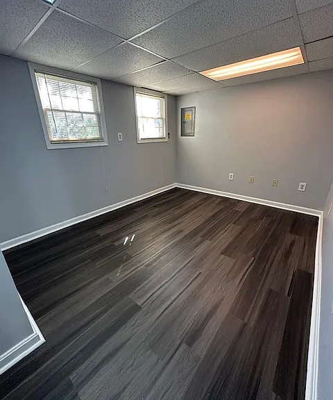 Basement bedroom with lot of sunlight can be used as office also.