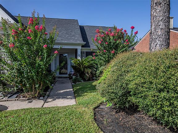 2nd image of 1631 Ridgebriar Dr