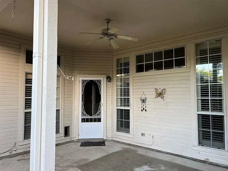 829 Ash Grove Ln — Photo 7