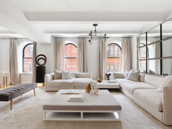 275 West 10th Street image 1 of 19