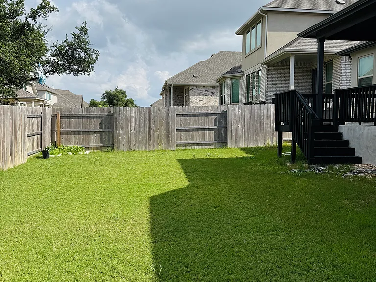 2944 Youngwood St — Photo 20