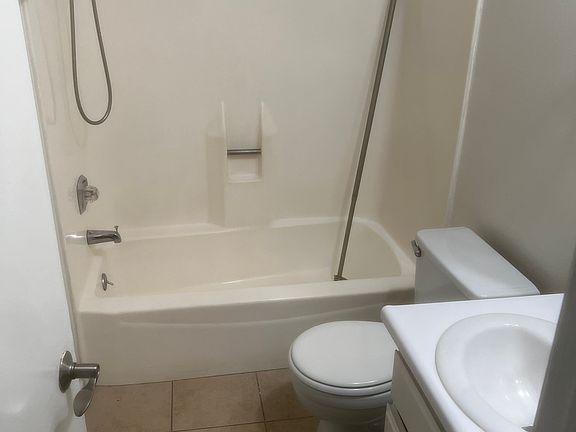 4th image of 11659 Chandler Blvd APT 8