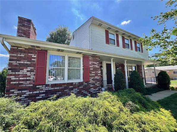 2109 James Dr, Pittsburgh, PA 15212