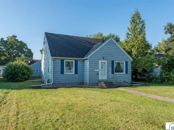 1027 E Mulberry St, Mankato, MN 56001