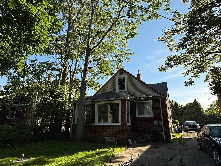 356 Lenox St — Photo 14