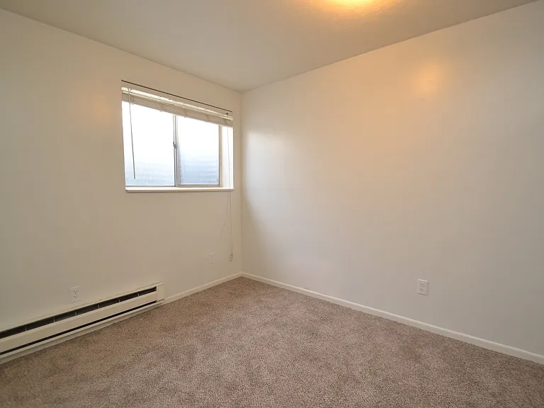 631 E 5900 S — Photo 16