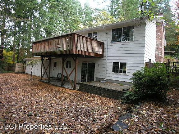 4th image of 4401 Merry Ln W