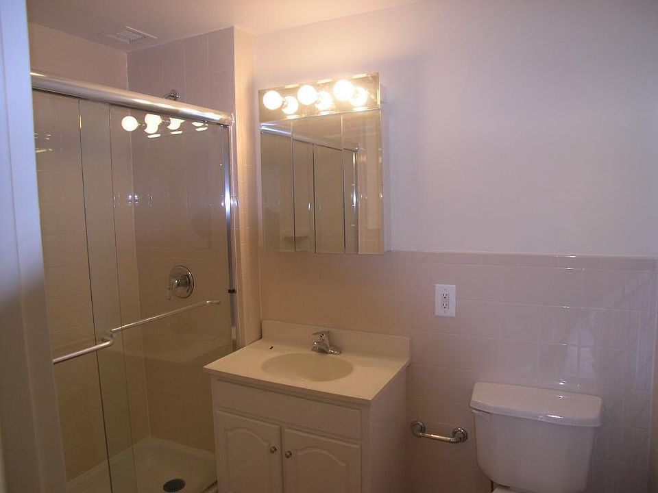 1st image of 444 Manhattan Ave APT 1C