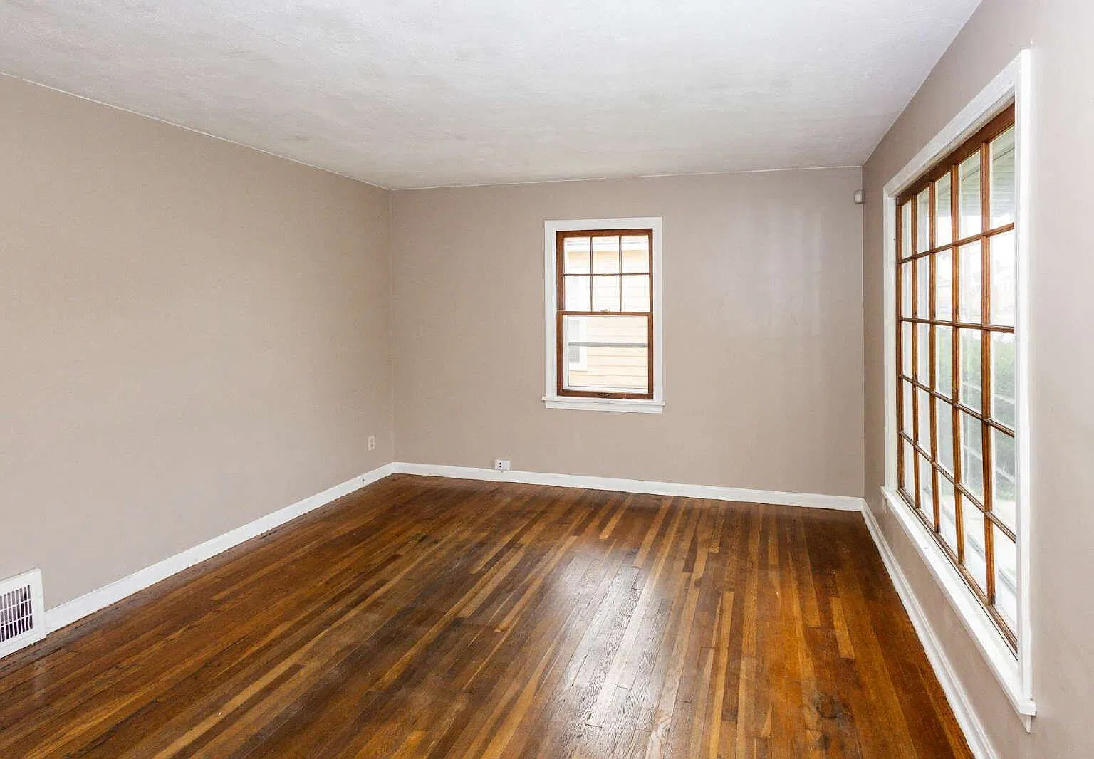 3 bed, 1.5 bath, 1085 sqft, $1,395 — Photo 2