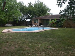 424 Paco Rd, Victoria, TX 77904