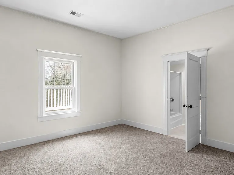 211 Armour St — Photo 17