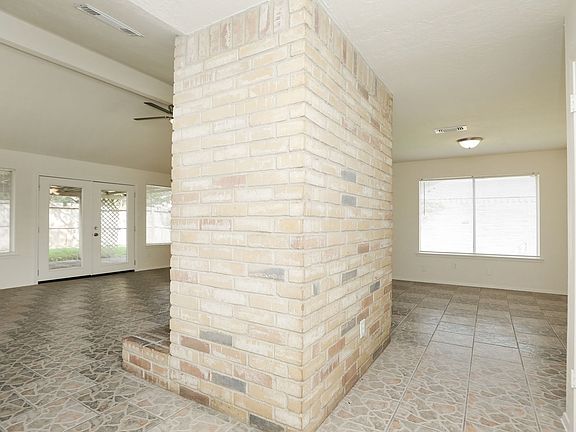 6-web-or-mls-17902-autumn-trails-ln_08242025