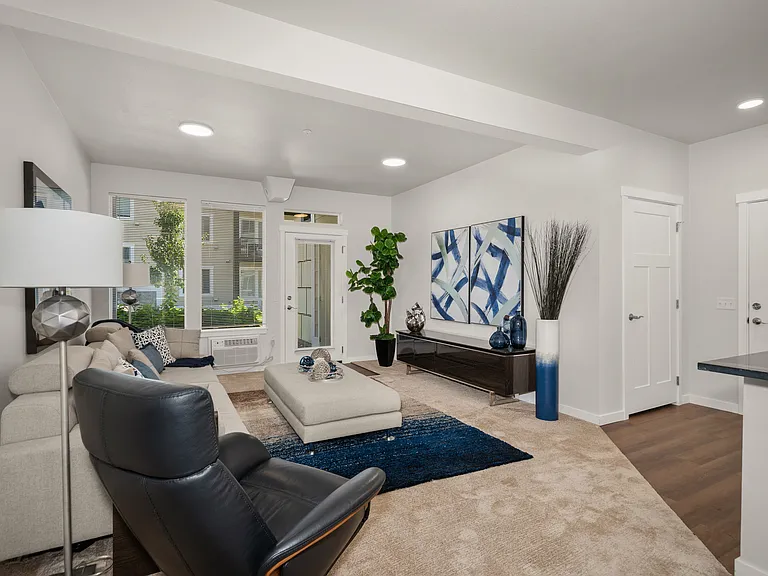 Rivers Edge Apartments — Photo 62