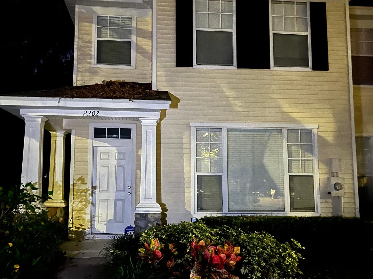 2202 Golden Oak Ln — Photo 2