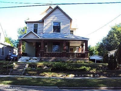 1st image of 1015 Thomas St SE