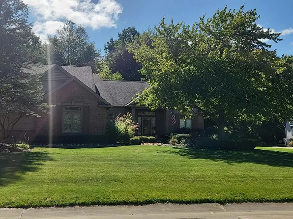 638 Roxbury Dr, Orion, MI 48359