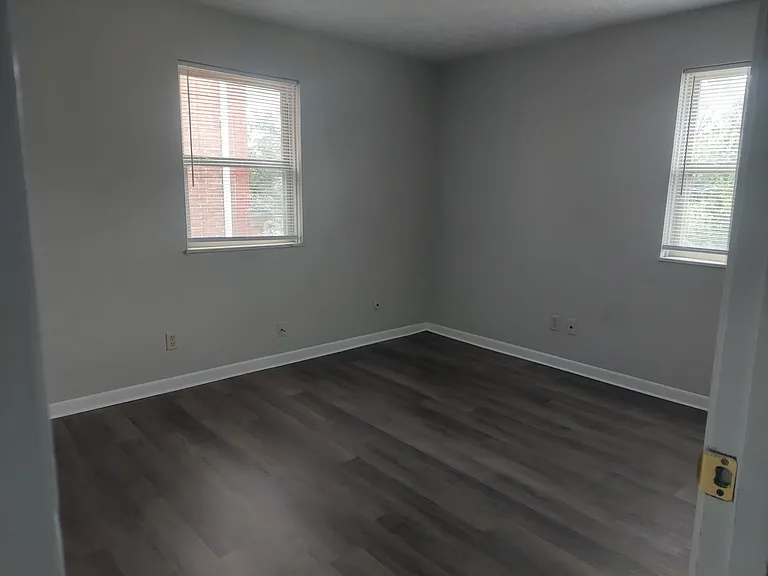 1059 E Long St #6 — Photo 2