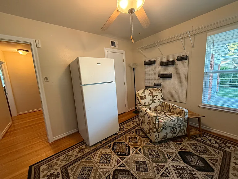 10325 Newcombe Dr — Photo 5