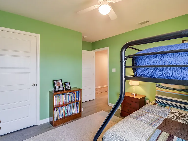 1033 Enclave Cir — Photo 8