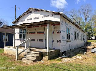 206 S 4th St, Pinetops, NC 27864