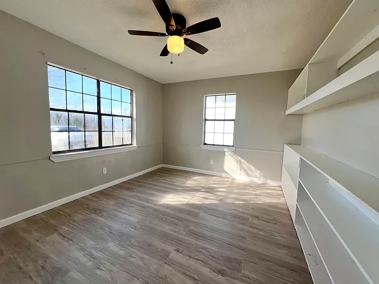 8368 Bay Dr — Photo 6