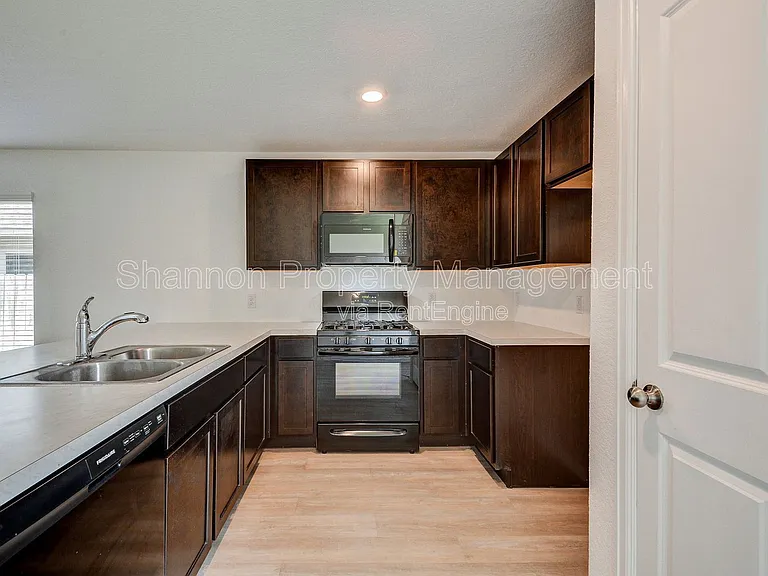 26735 Wilderye Cove Ln — Photo 8