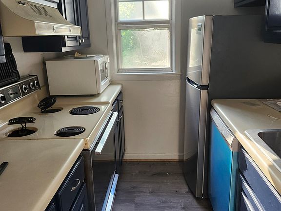 3rd image of 824 S Arlington Mill Dr APT 201