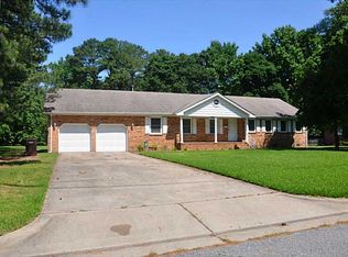 410 Kemp Ln, Chesapeake, VA 23325