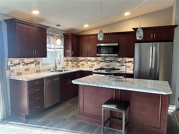 3rd image of 187 Pearson Ln